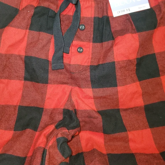 Women's Holiday Red Check Plaid Flannel Size   --  XS/L - Picture 4 of 6